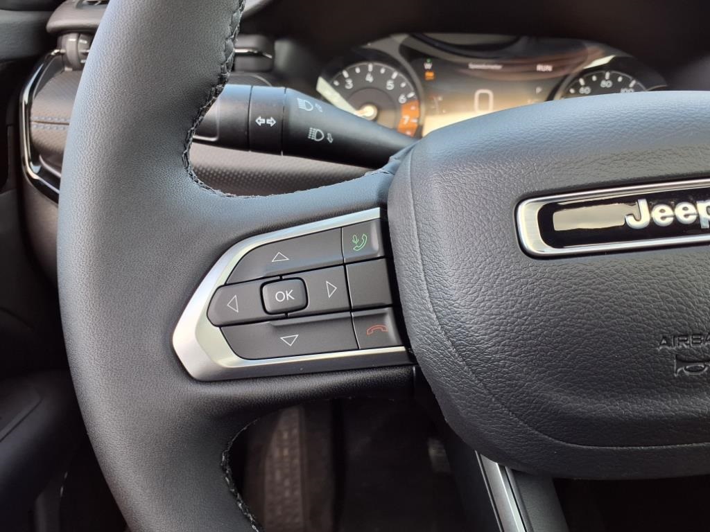 2025 Jeep Compass Limited photo 14