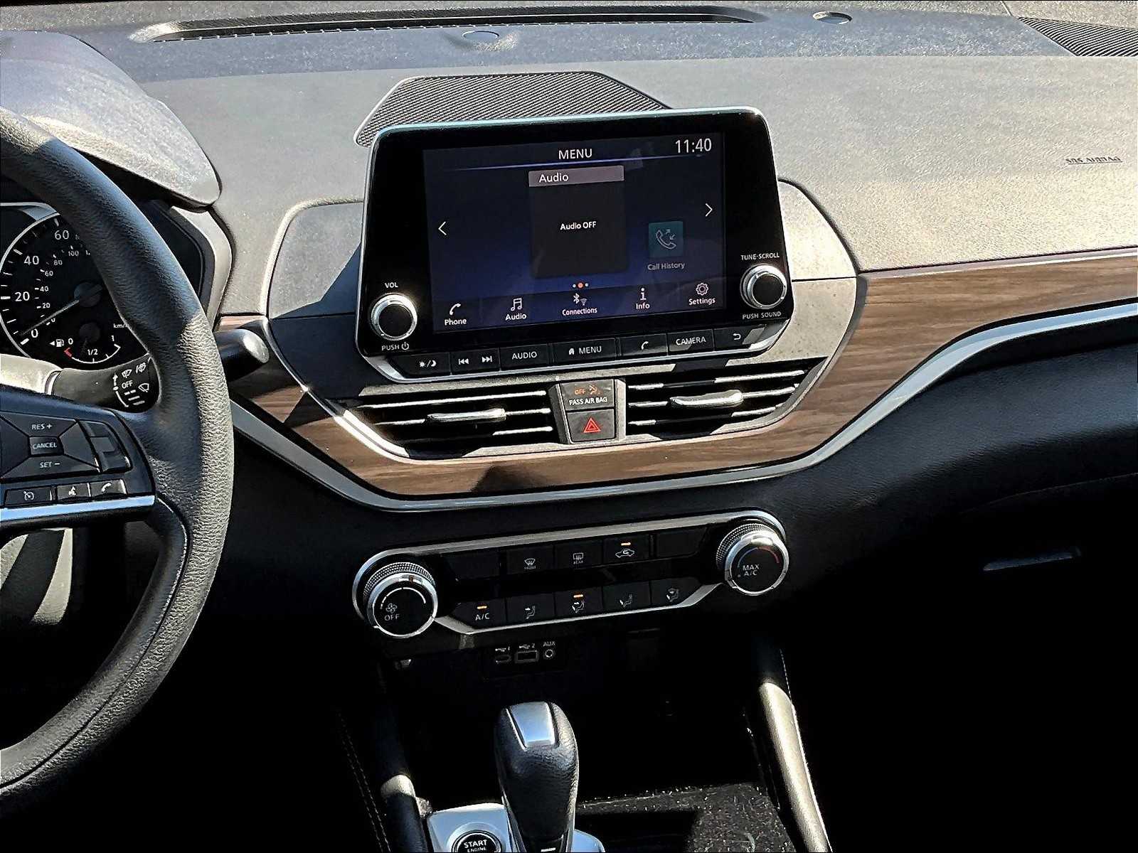 2023 Nissan Altima 2.5 SV photo 18