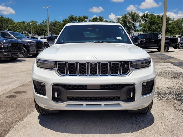 2025 Jeep Grand Cherokee Overland photo 5