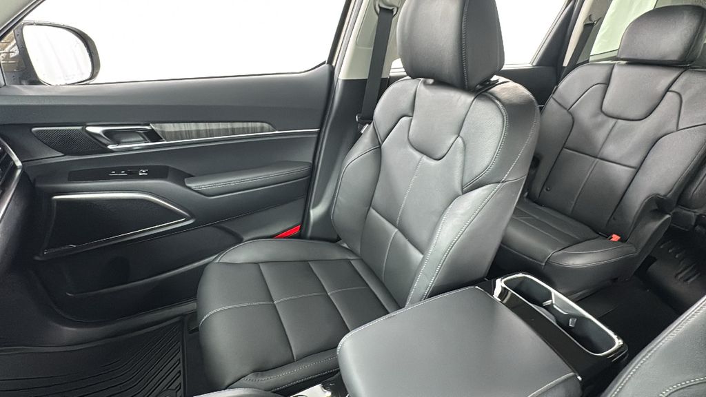 2025 Kia Telluride EX photo 12