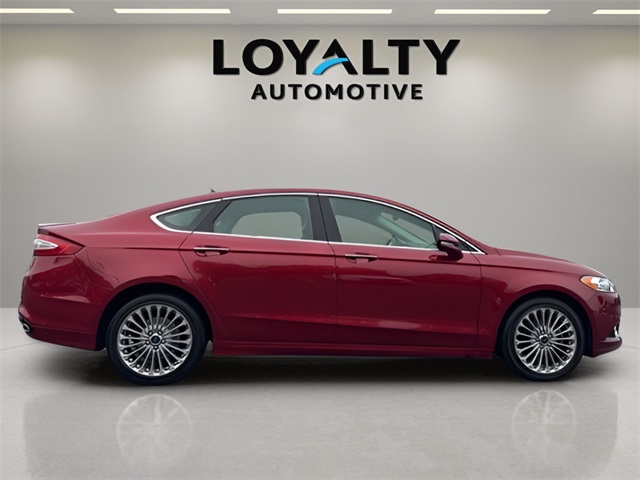 2016 Ford Fusion Titanium photo 2