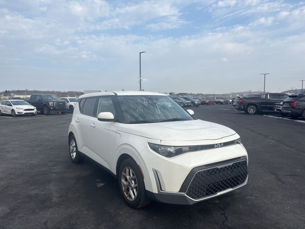 2023 Kia Soul LX