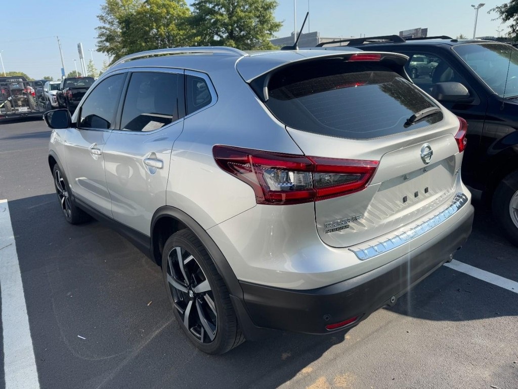 2022 Nissan Rogue Sport SV photo 4