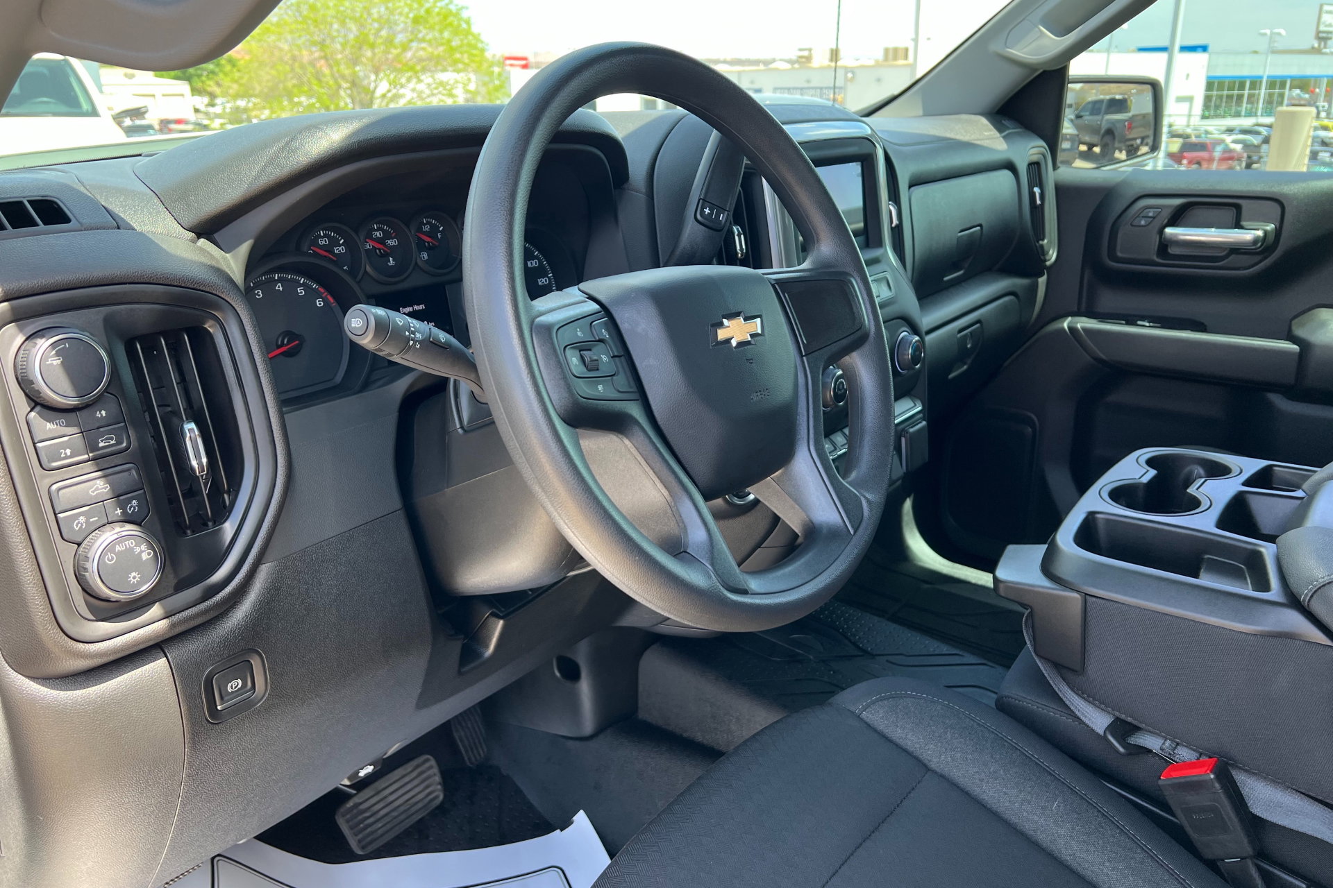 2025 Chevrolet Silverado 1500 Custom photo 15