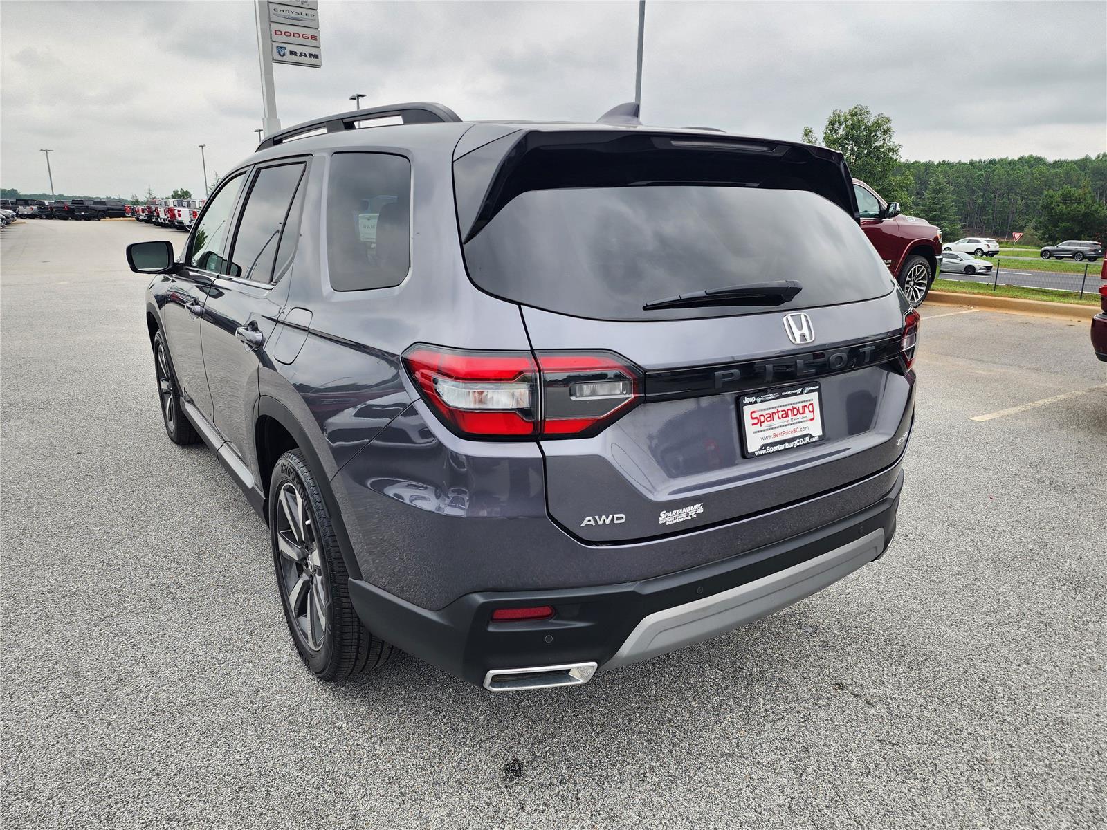 2024 Honda Pilot Elite photo 2