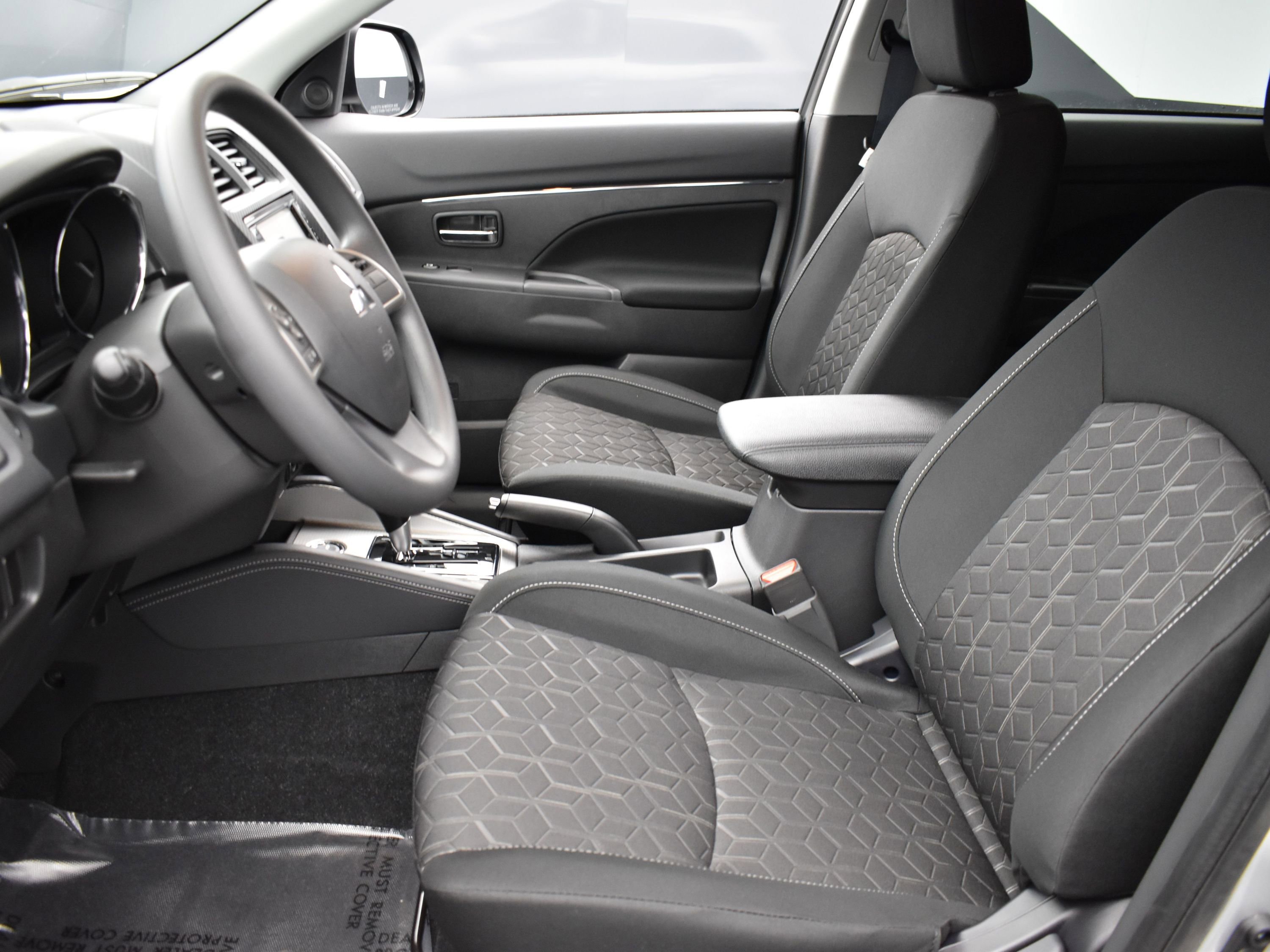 2025 Mitsubishi Outlander Sport SE photo 9