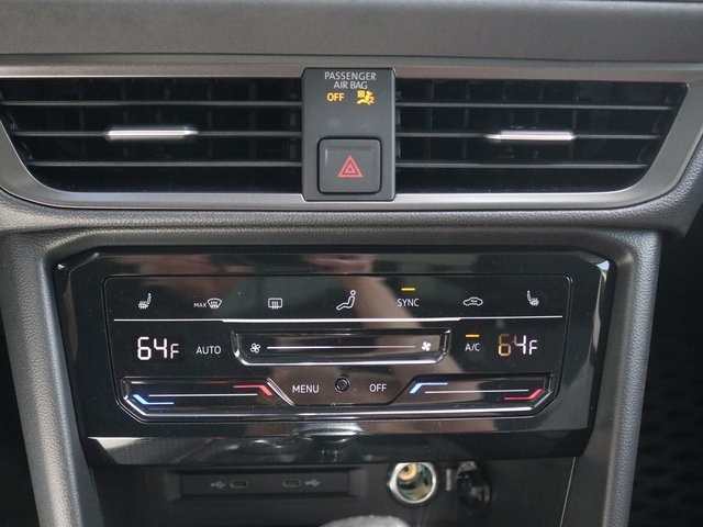 2025 Volkswagen Taos SE photo 20