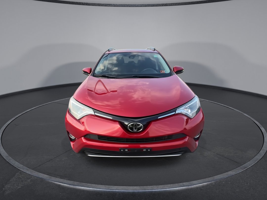 2017 Toyota RAV4 XLE photo 3