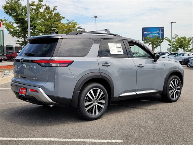 2025 Nissan Pathfinder Platinum photo 3