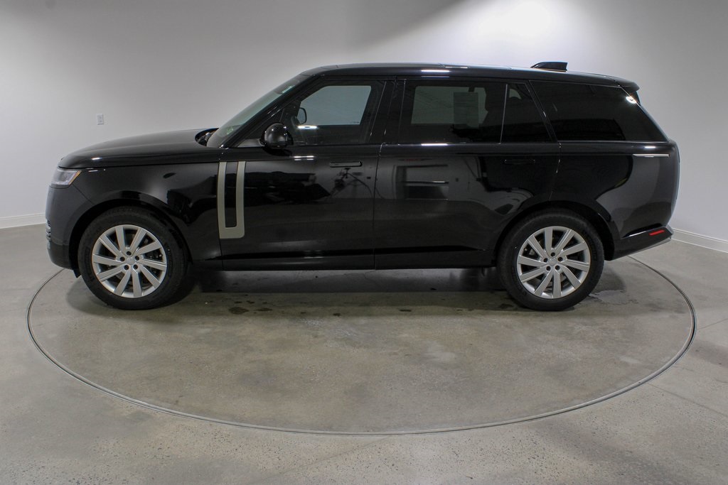 2024 Land Rover Range Rover SE photo 2