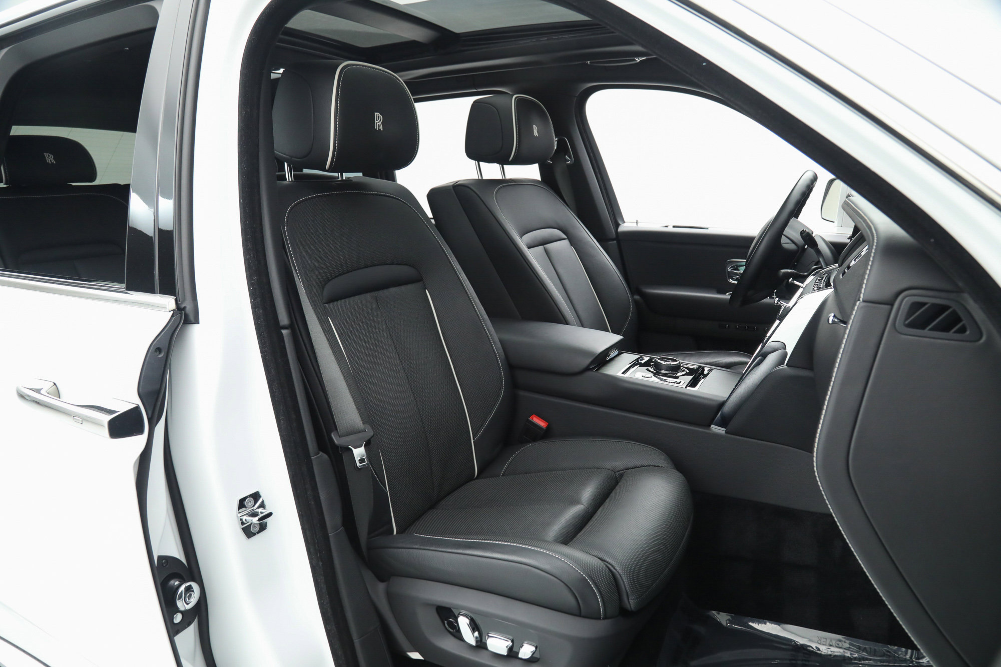 2020 Rolls Royce Cullinan photo 19