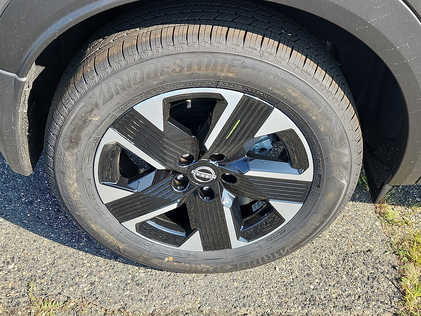 2025 Nissan Kicks SV photo 4