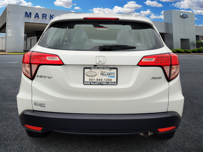 2017 Honda HR-V LX photo 4