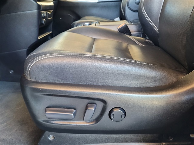 2020 Toyota Sienna SE photo 20