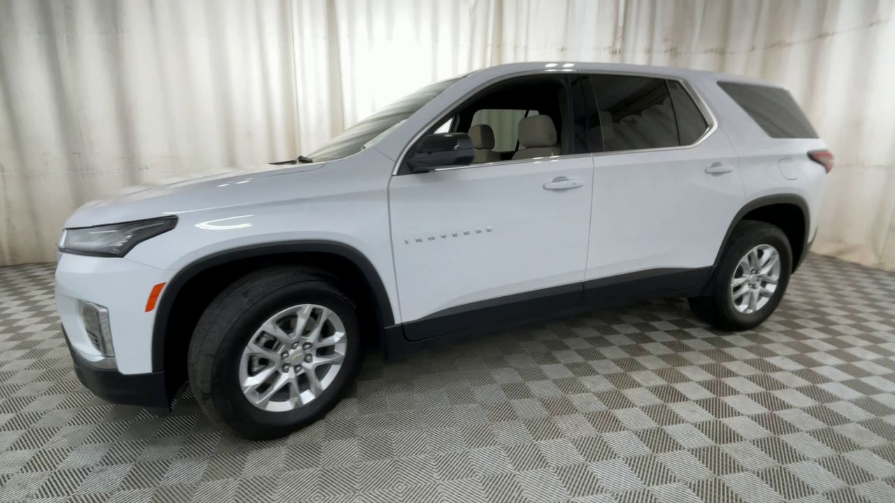 2023 Chevrolet Traverse LS photo 4