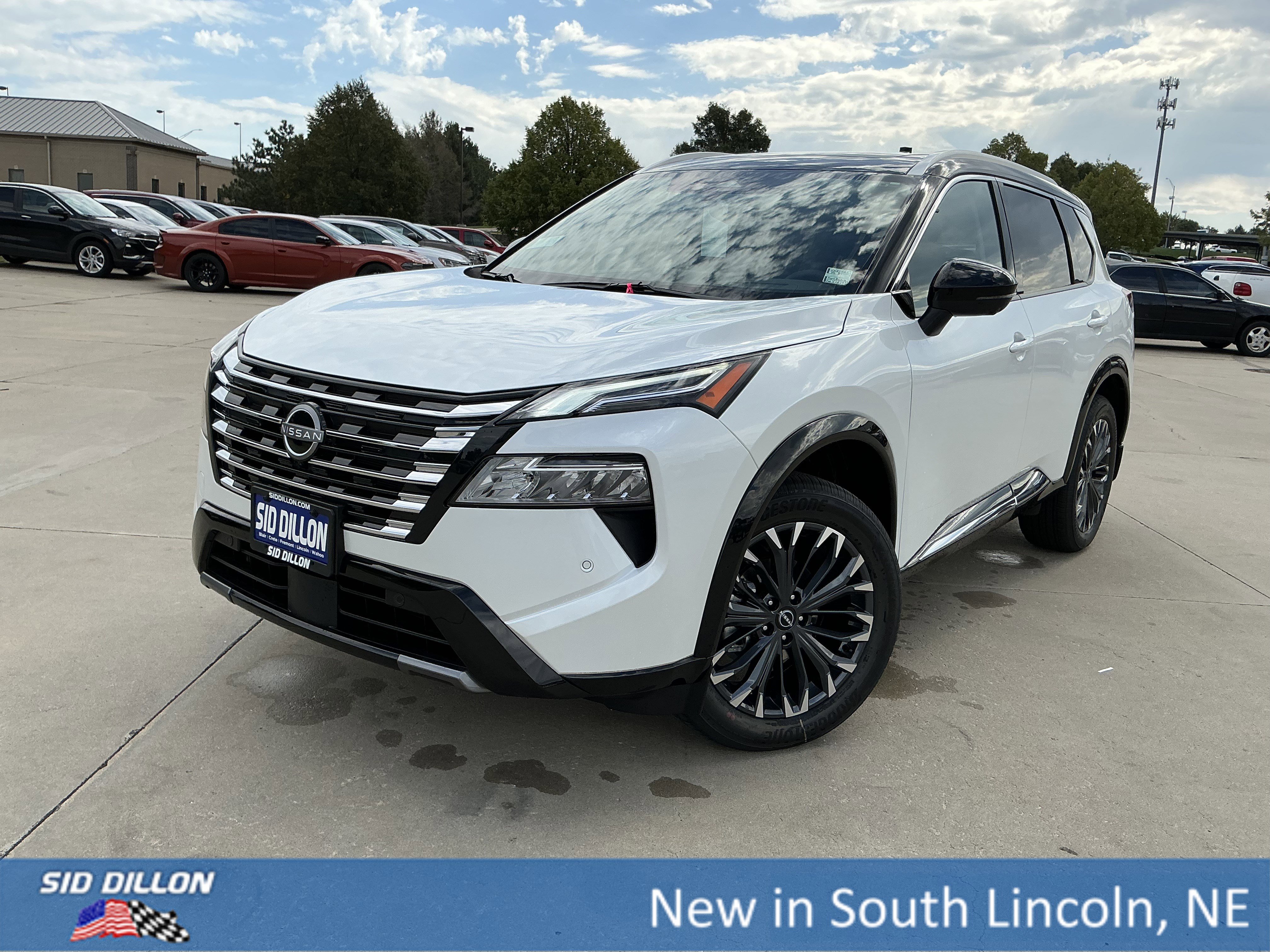 2026 Nissan Rogue Platinum's photo