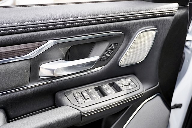 New 2026 Bright White Clear-Coat Exterior Paint RAM Laramie image 31