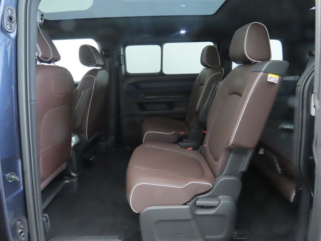 2025 Volkswagen ID. Buzz Pro Plus photo 22