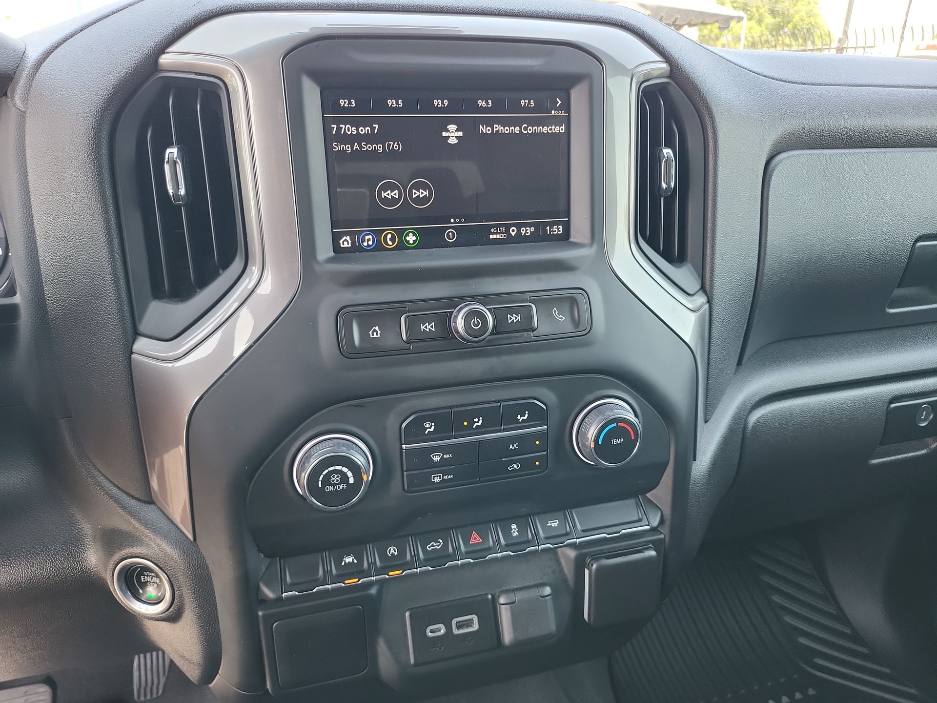 2023 Chevrolet Silverado 1500 Custom photo 23