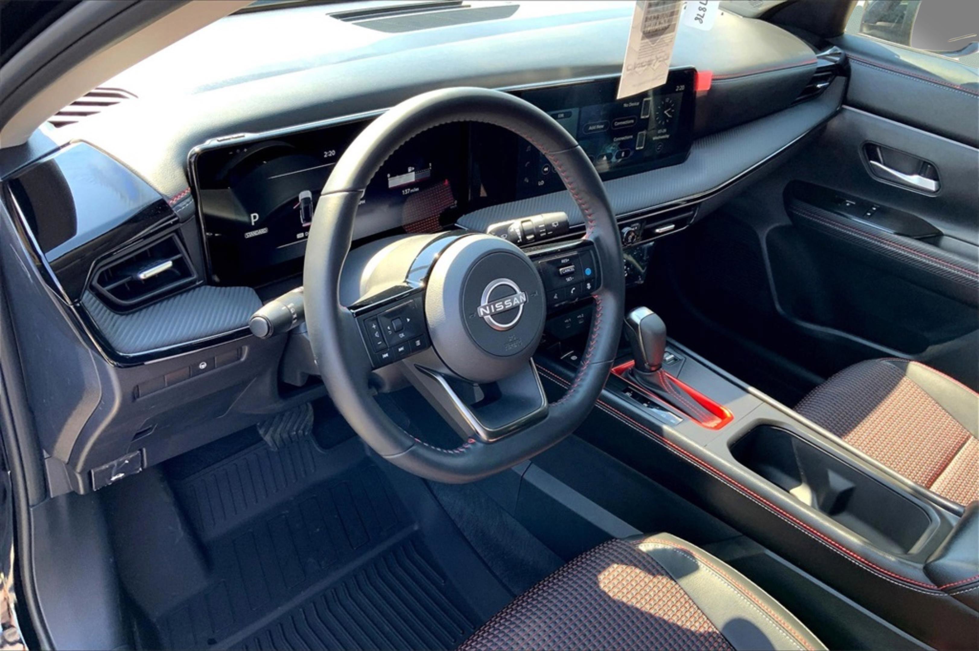 2025 Nissan Kicks SR photo 6