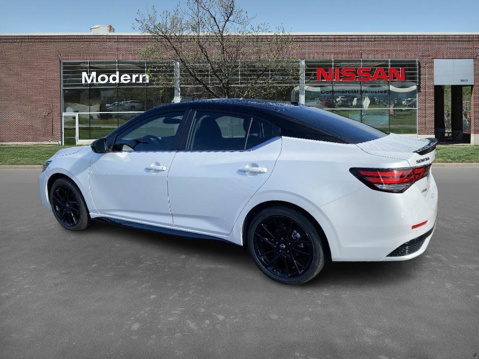 2025 Nissan Sentra SR Midnight Edition photo 2