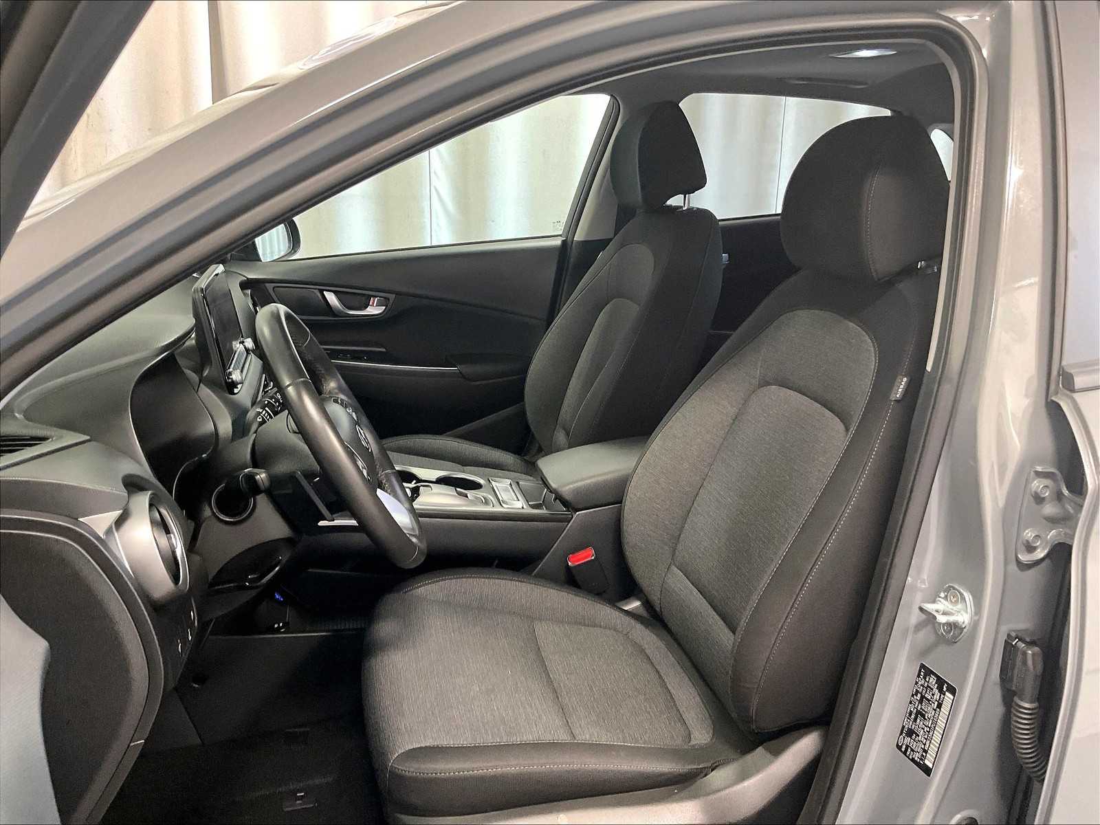 2023 Hyundai Kona Electric SEL photo 9