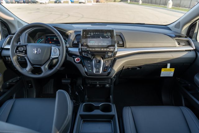 2023 Honda Odyssey Touring photo 10
