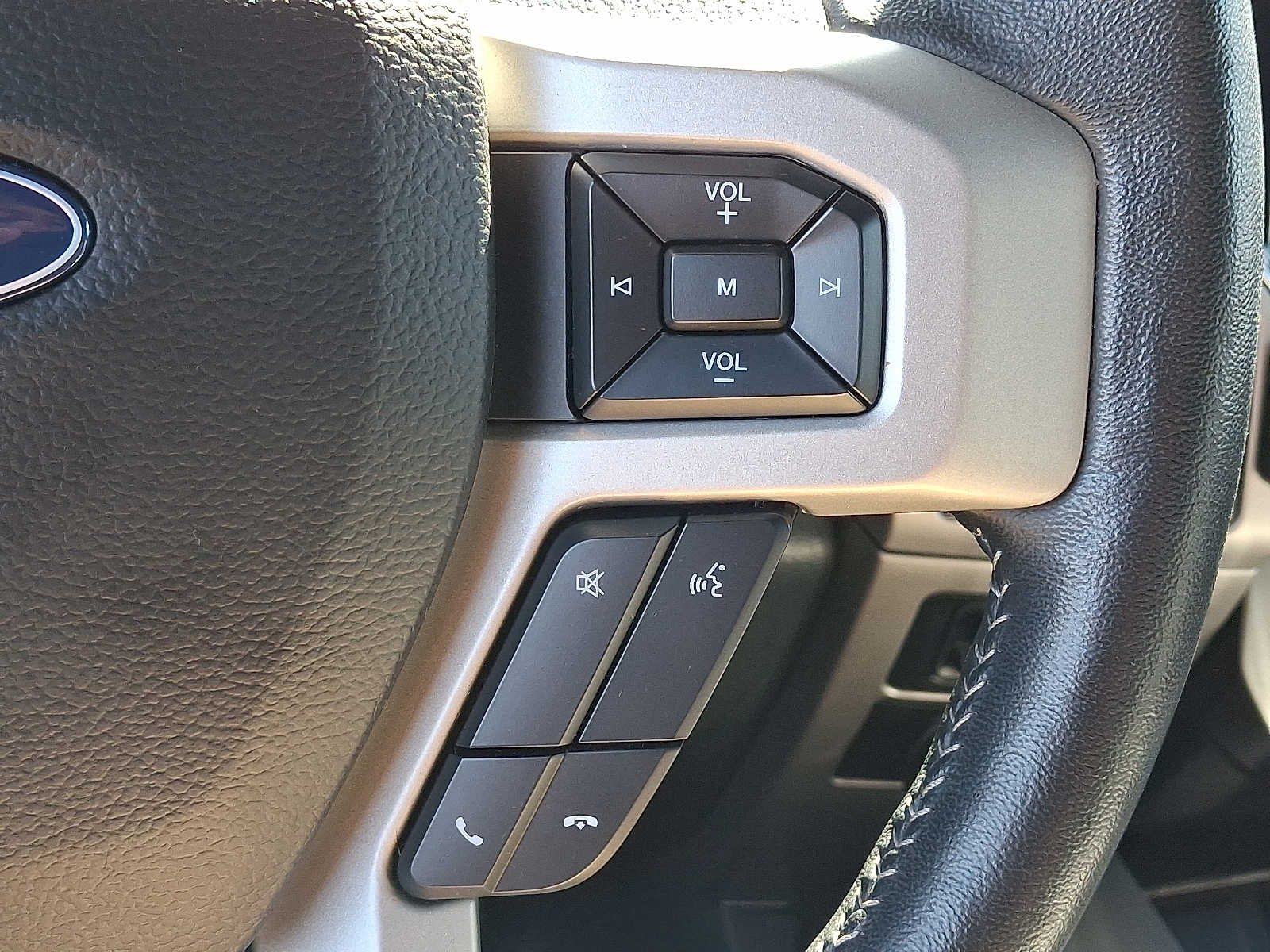 2022 Ford F-250 Lariat photo 22