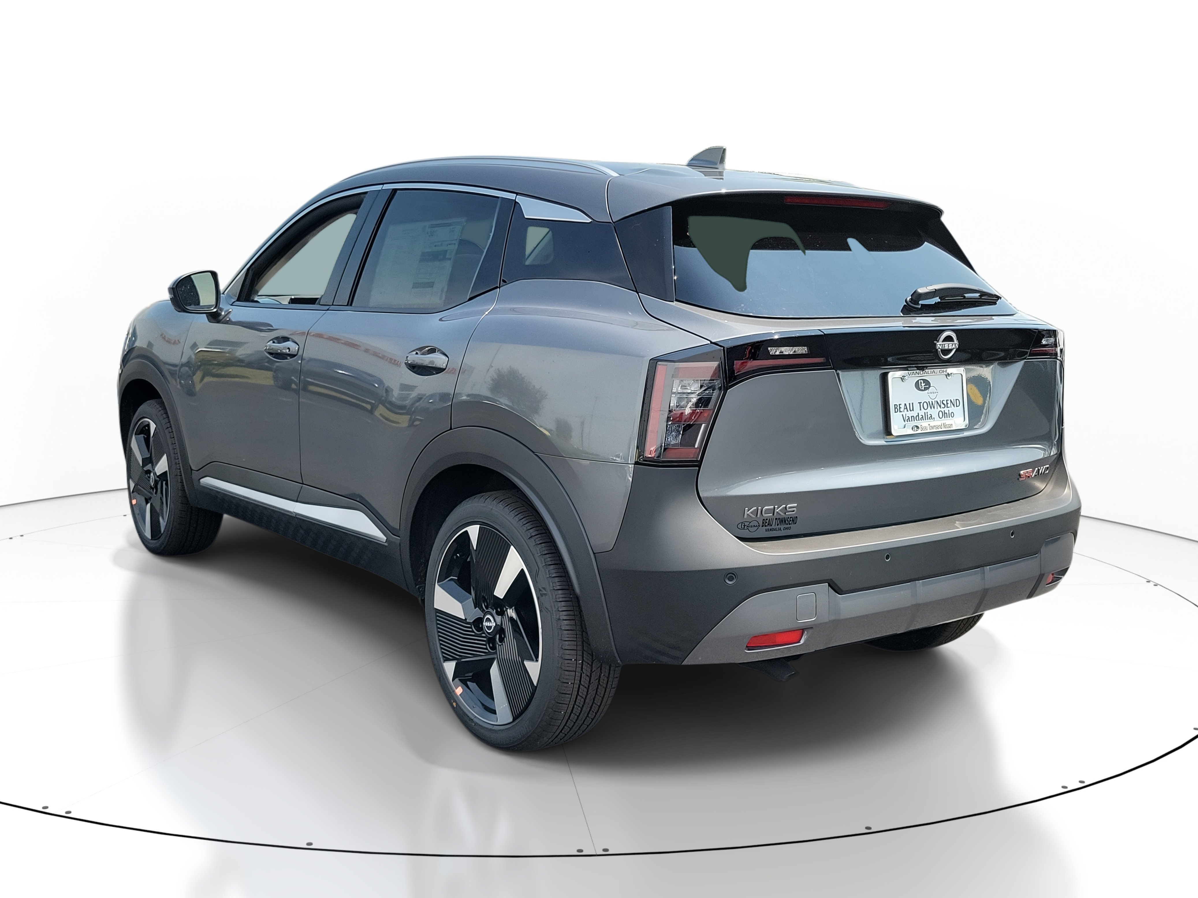 2025 Nissan Kicks SR photo 3