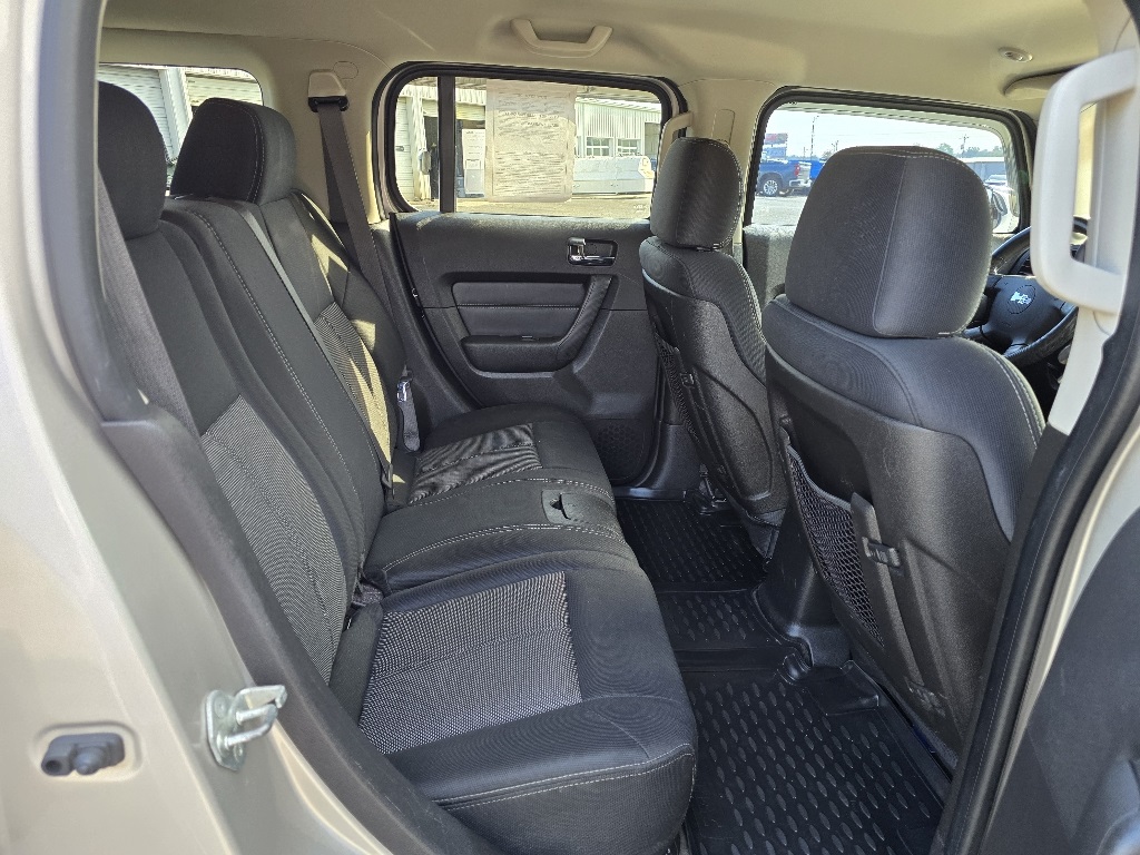 2009 Hummer H3 Base photo 12