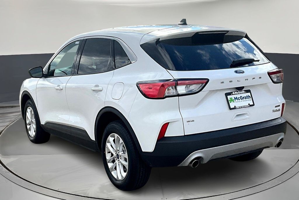 2022 Ford Escape Hybrid SE photo 3