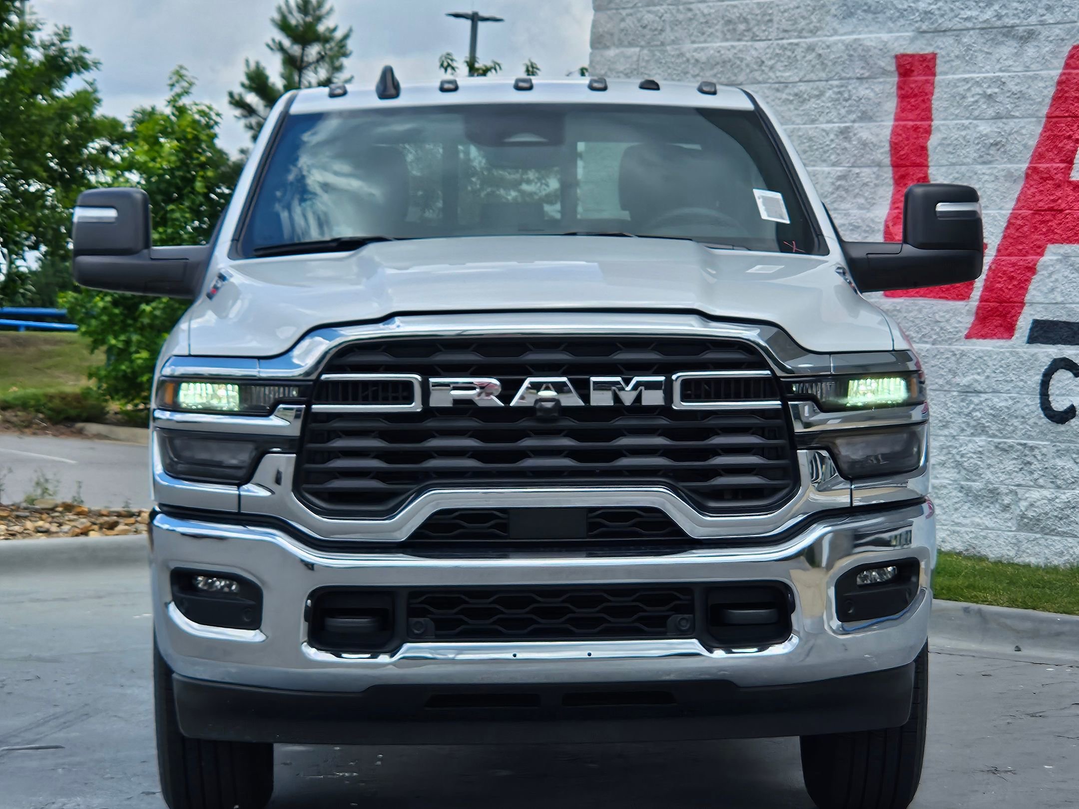 2025 Ram 2500 Tradesman photo 2