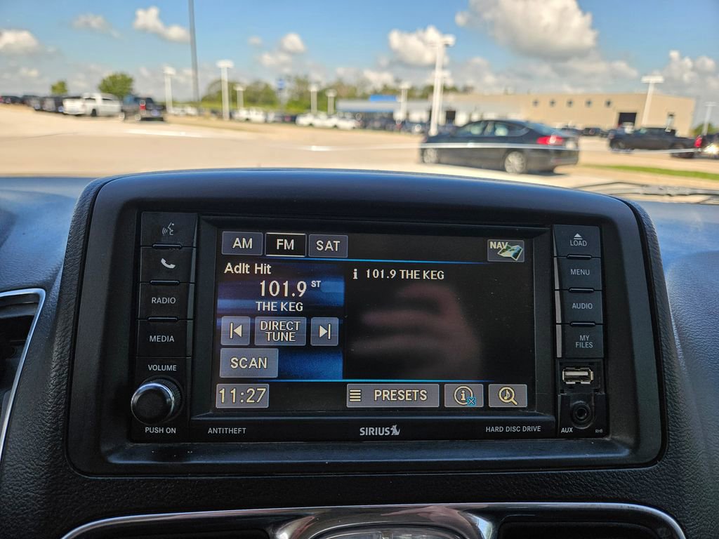 2016 Chrysler Town & Country Touring photo 8