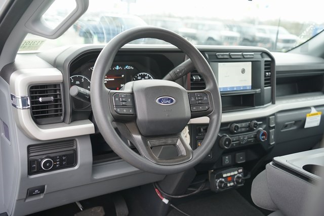 2023 FORD F-350 - Image 30