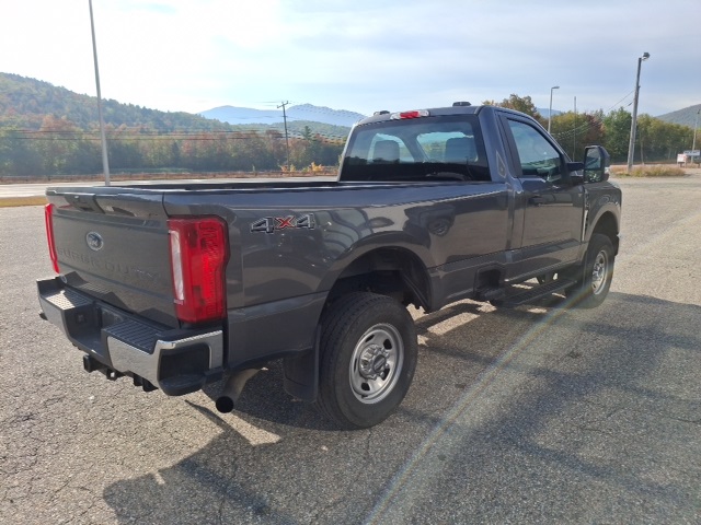 2023 Ford F-350 photo 3