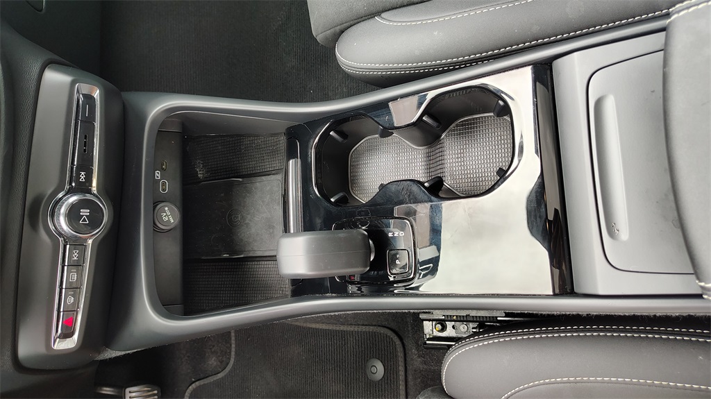 2023 Volvo C40 Recharge Plus photo 18