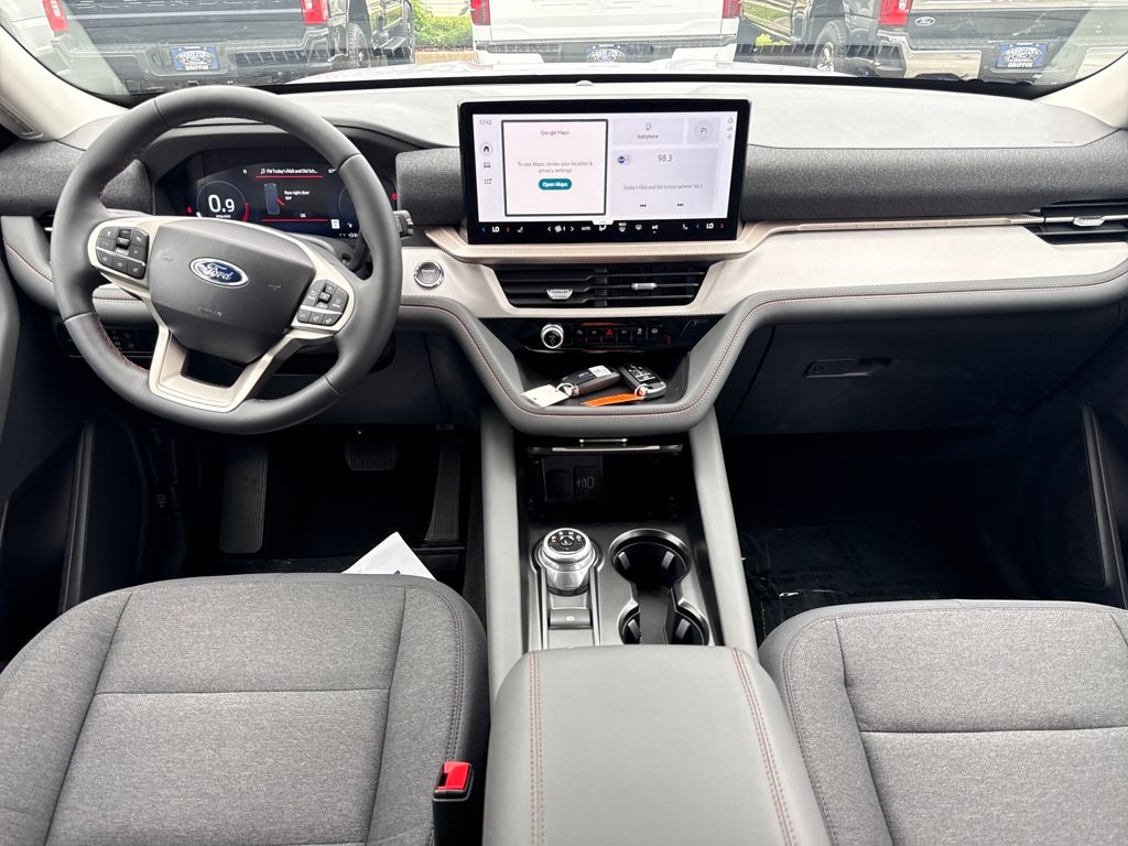 2025 Ford Explorer photo 12