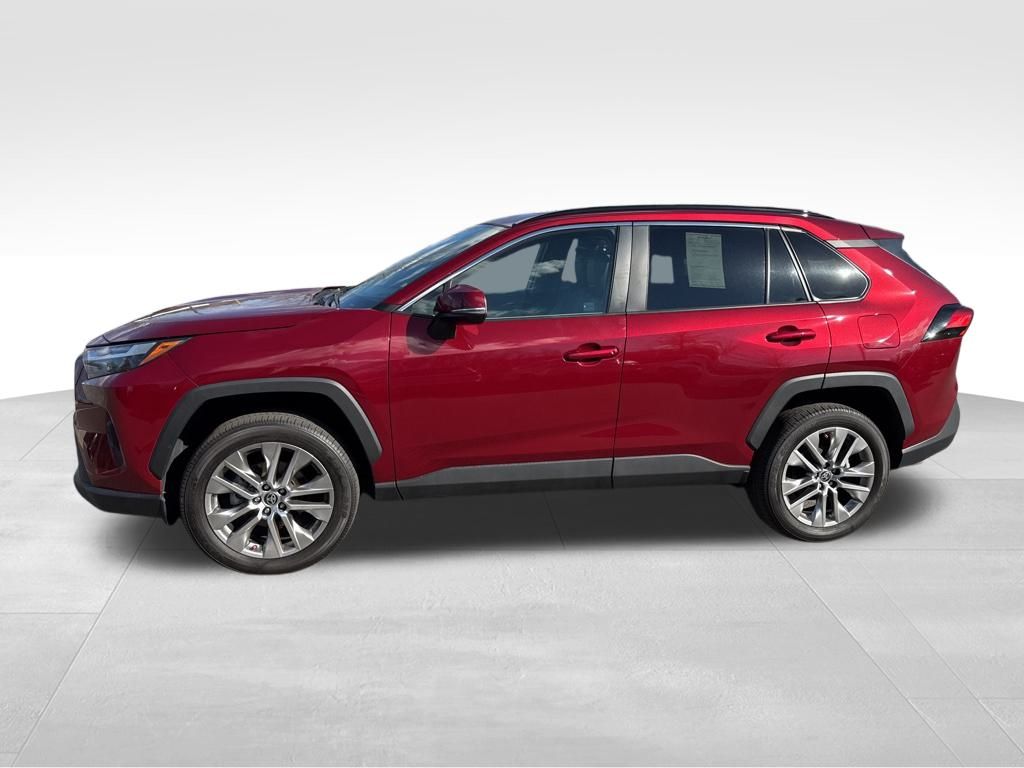 2024 Toyota RAV4 XLE Premium photo 4