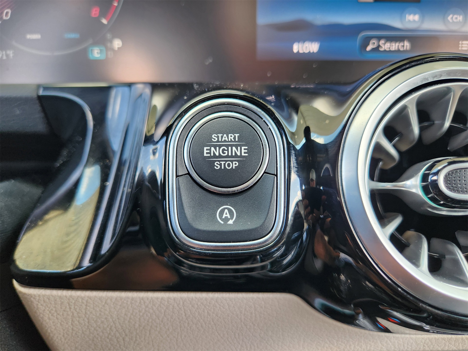 2025 Mercedes Benz GLA 250 photo 21