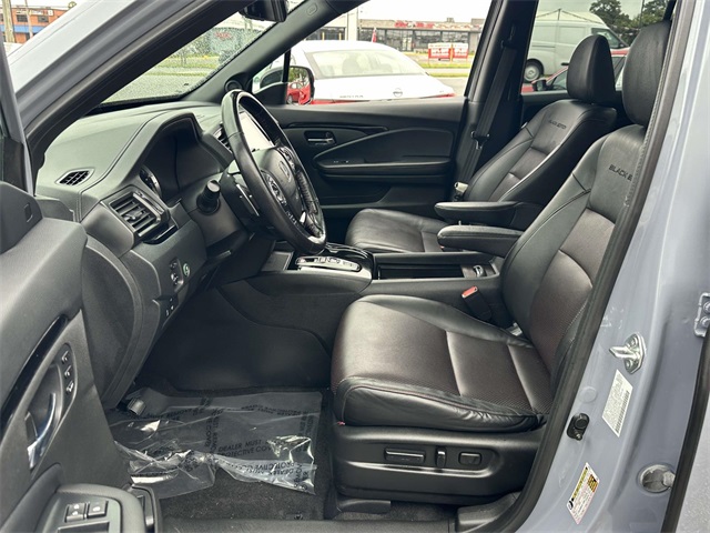 2023 Honda Ridgeline Black Edition photo 16