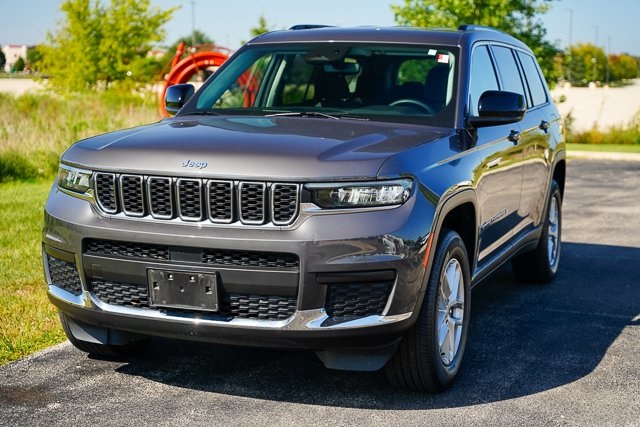 2023 Jeep Grand Cherokee Laredo photo 5
