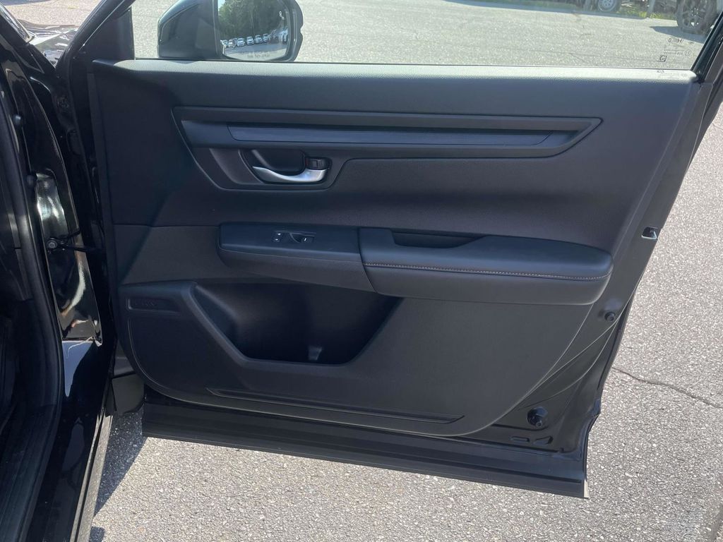 2023 Honda CR-V Hybrid Sport photo 14