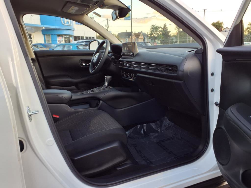 2023 Honda HR-V LX photo 10
