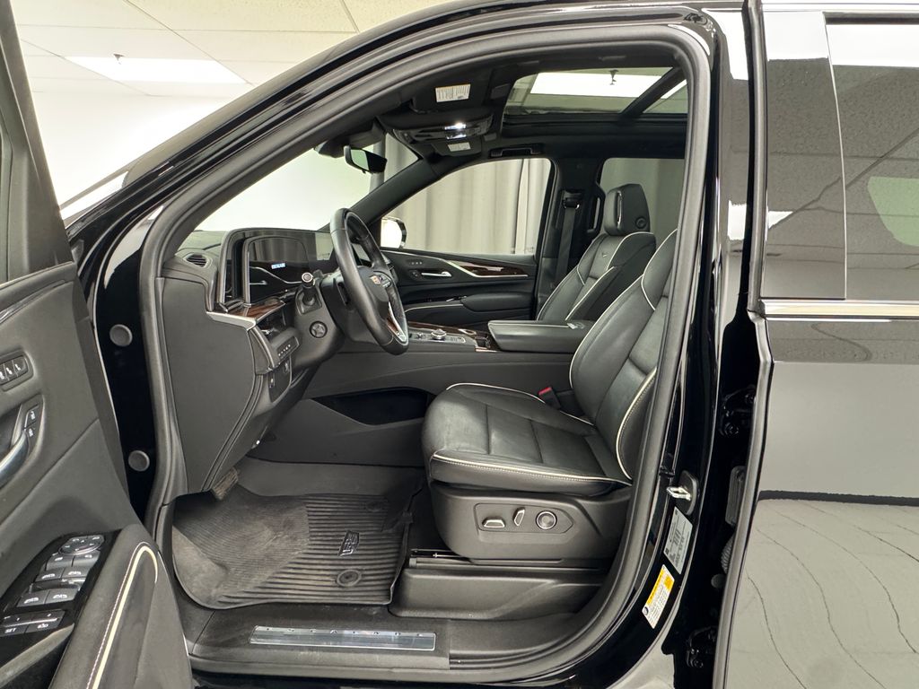 2024 Cadillac Escalade Premium Luxury photo 6
