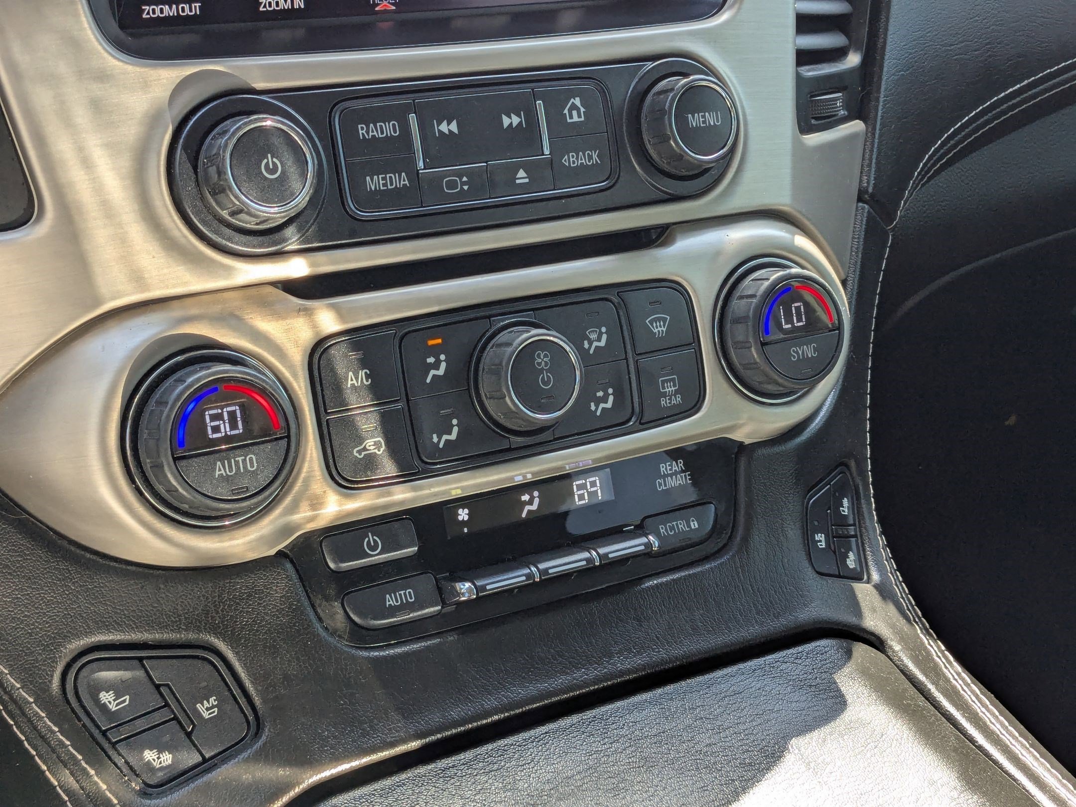 2016 Gmc Yukon Denali photo 22