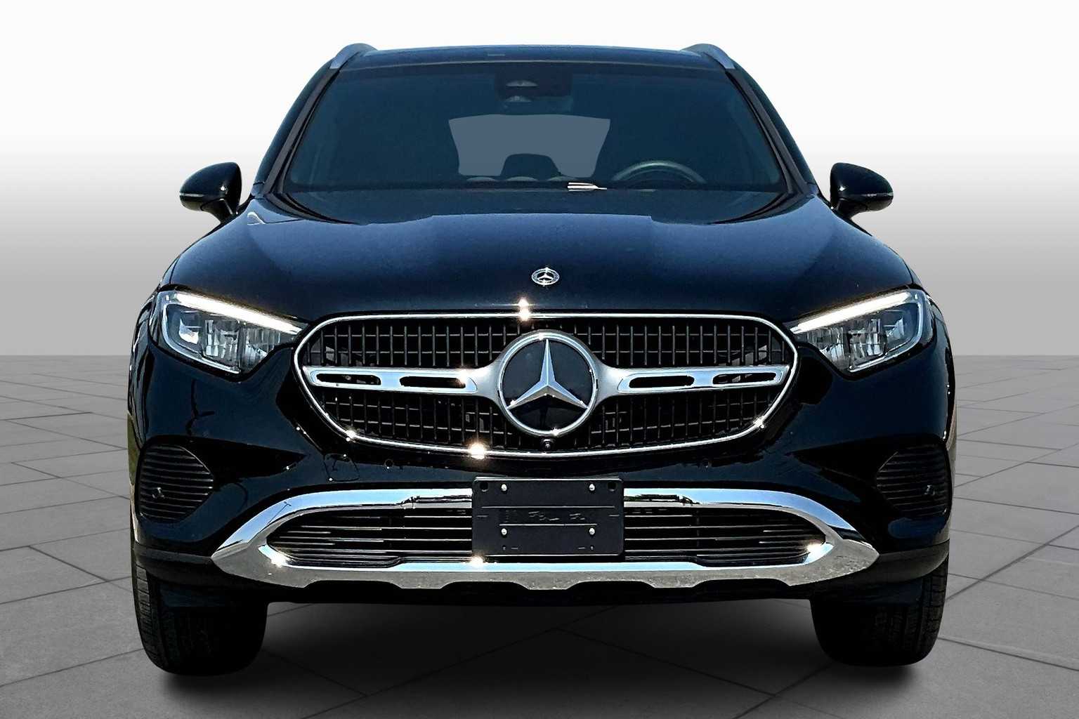 2025 Mercedes Benz GLC 350e 4MATIC photo 3