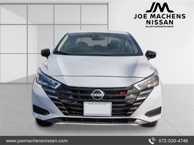 2025 Nissan Versa SR photo 4
