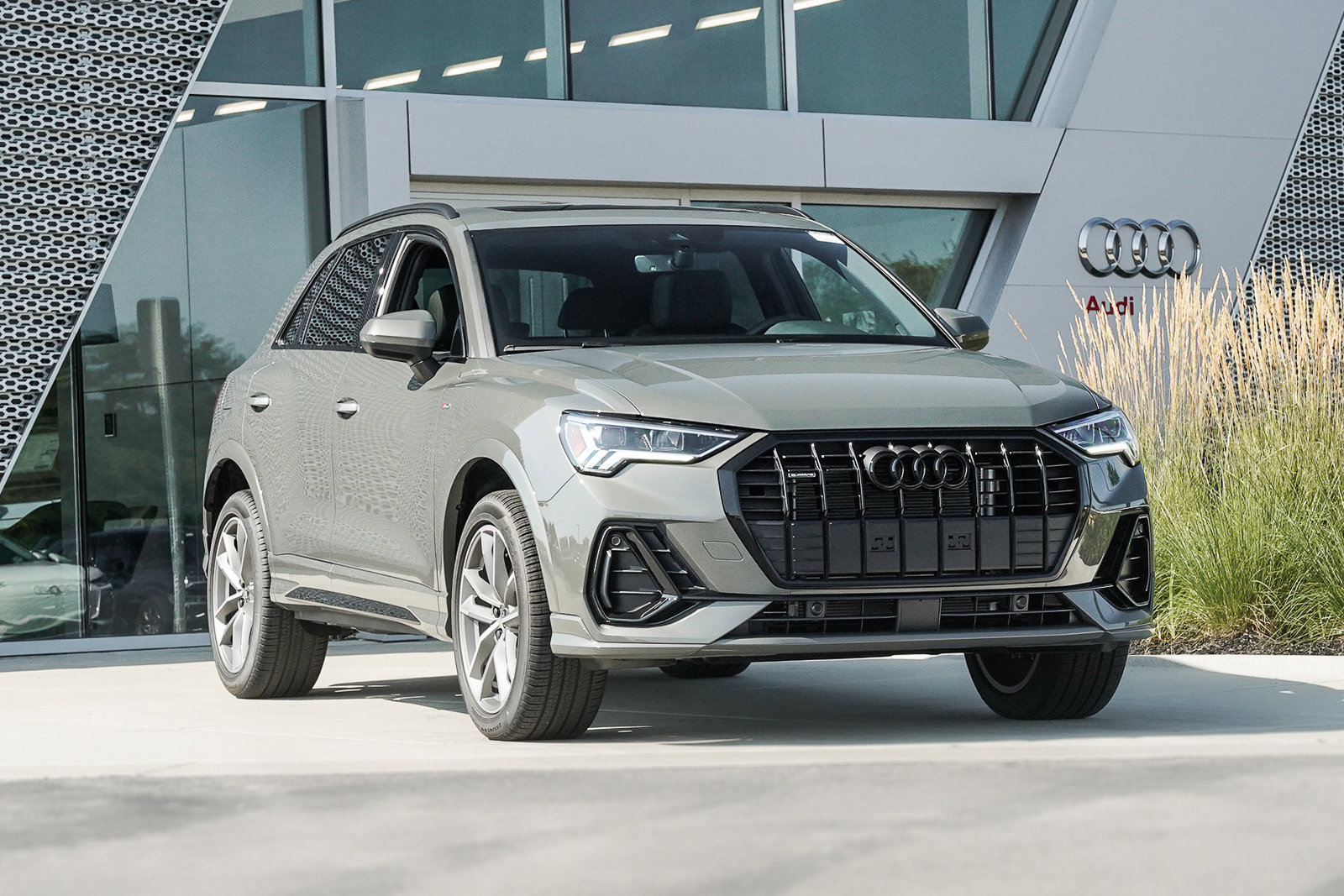 2025 Audi Q3 S Line Premium's photo
