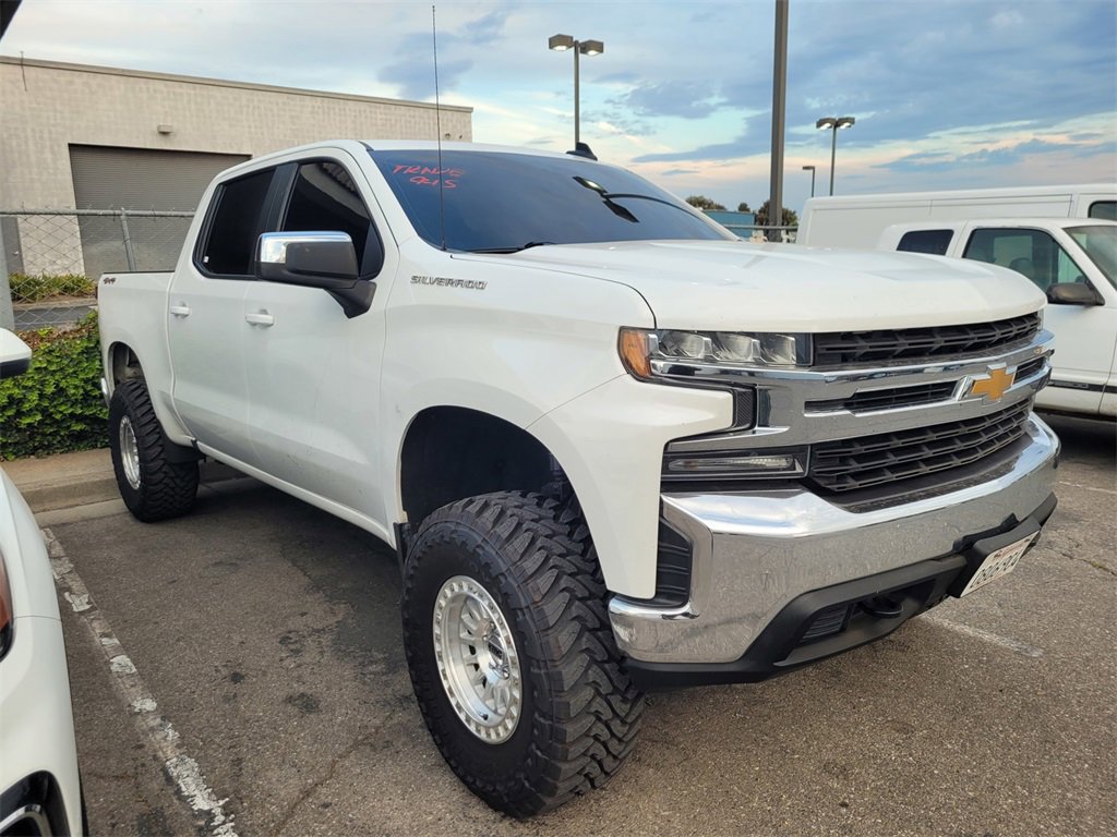 2021 Chevrolet Silverado 1500 LT photo 3