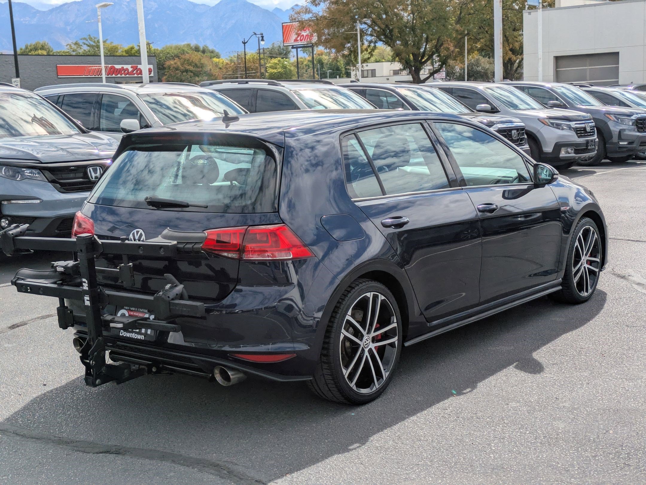 2017 Volkswagen Golf GTI Sport photo 2